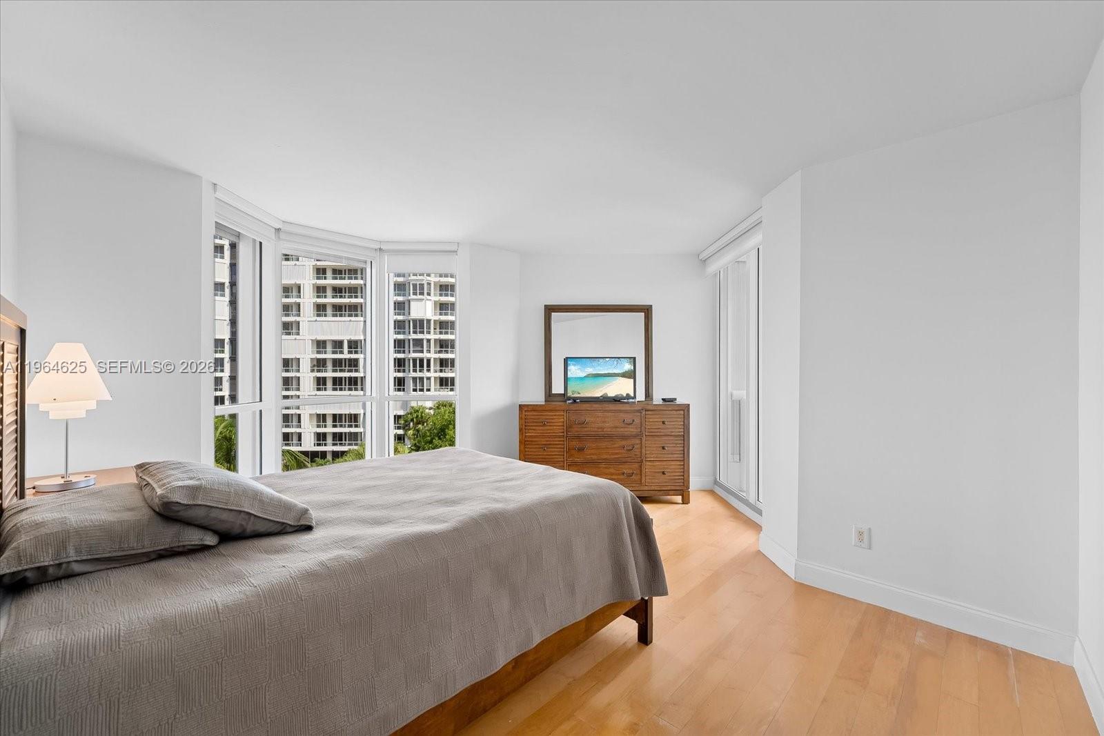 21055 Yacht Club Dr #802, Aventura FL 33180