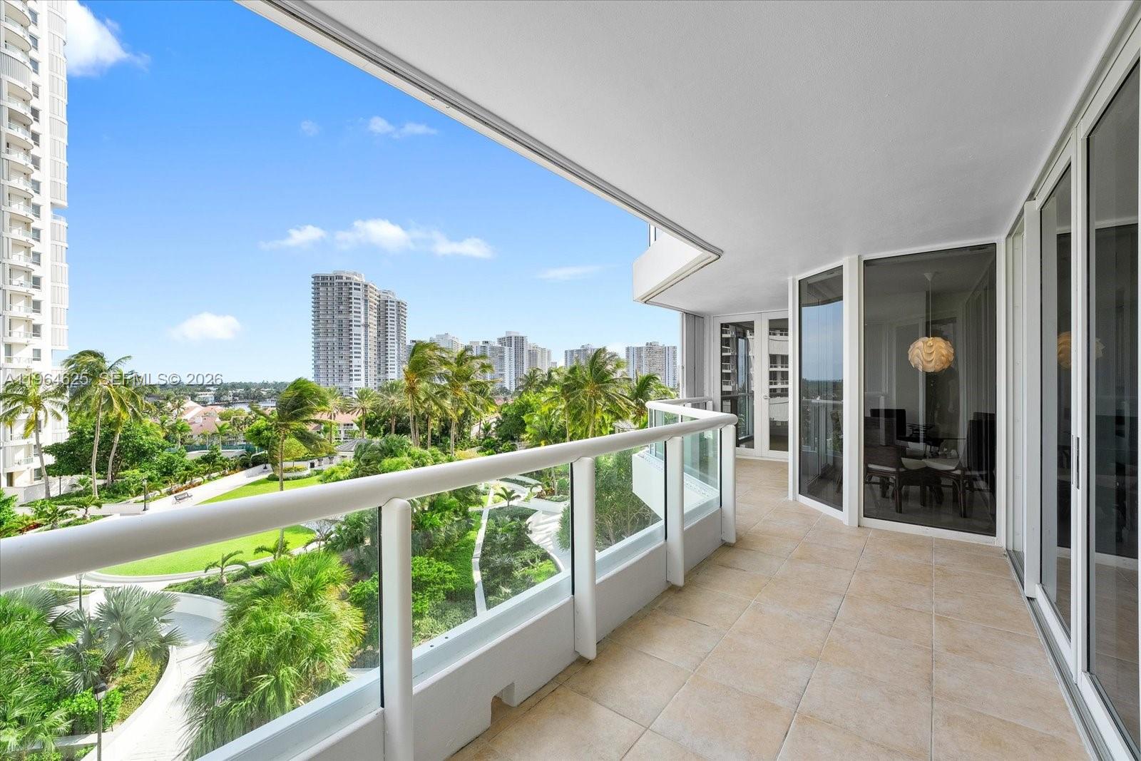 21055 Yacht Club Dr #802, Aventura FL 33180