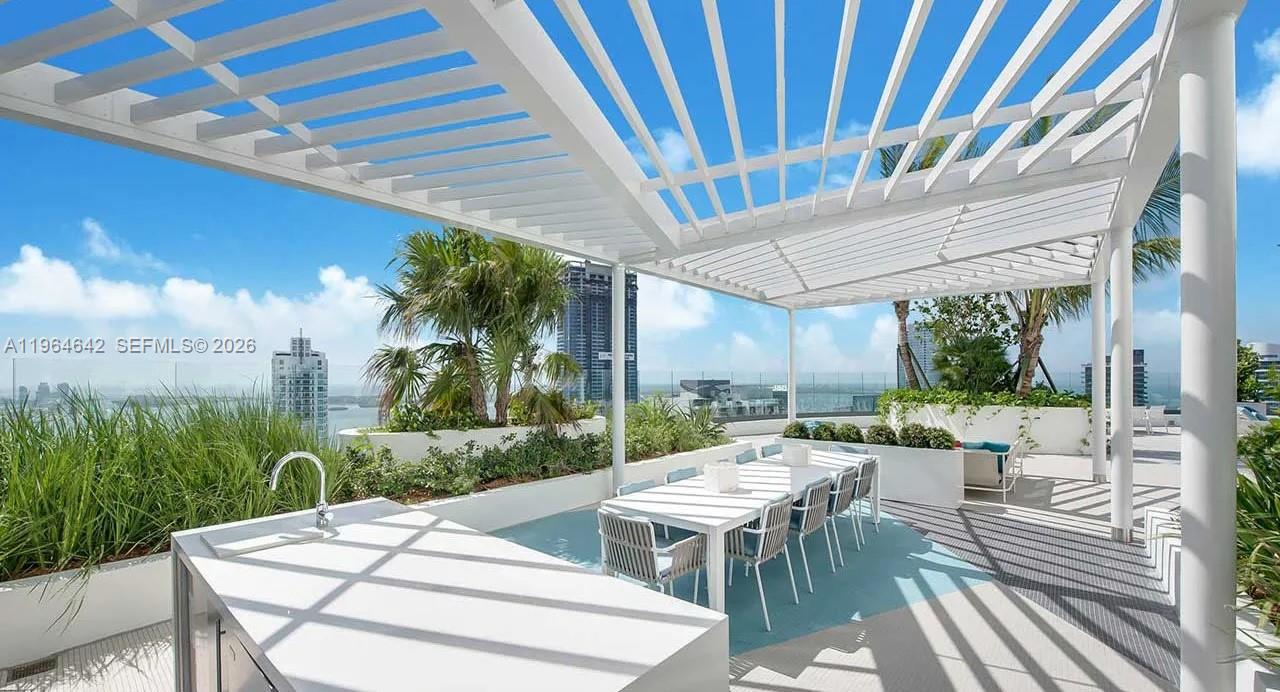 45 SW 9th St #3210, Miami FL 33130
