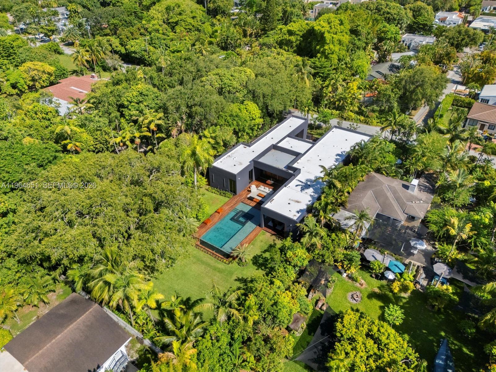 871 NE 83rd St, Miami FL 33138