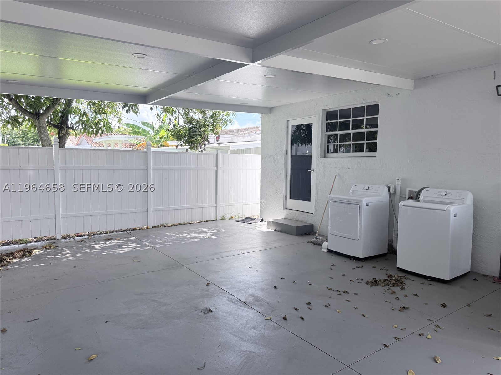 6829 SW 25th St, Miami FL 33155