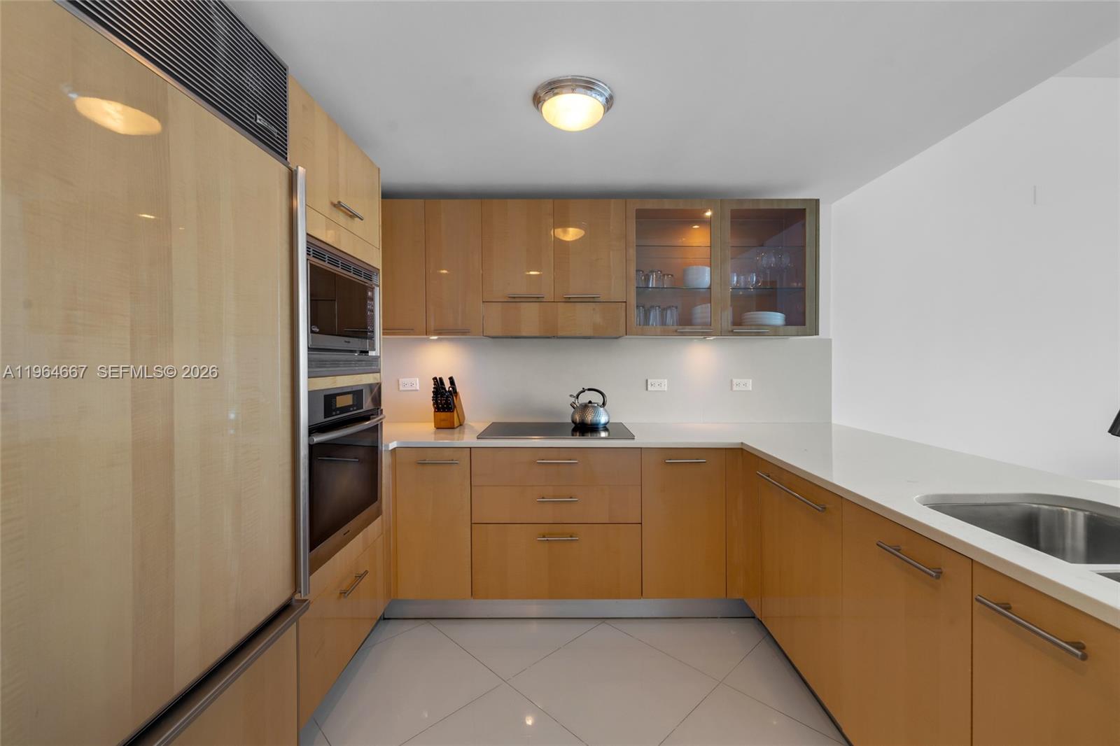 6801 Collins Ave #PH11 / Deed PH02, Miami Beach FL 33141
