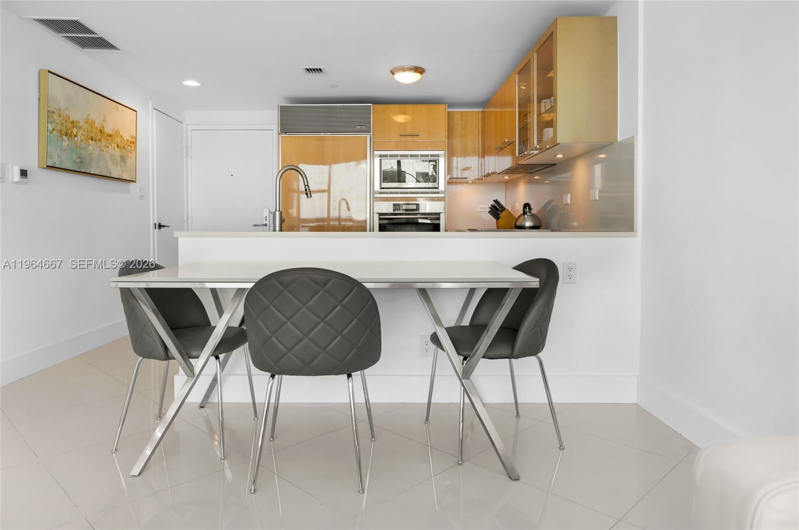 6801 Collins Ave #PH11 / Deed PH02, Miami Beach FL 33141