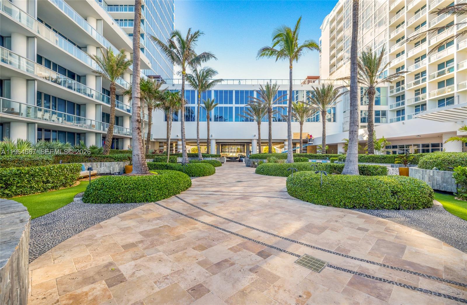 6801 Collins Ave #PH11 / Deed PH02, Miami Beach FL 33141