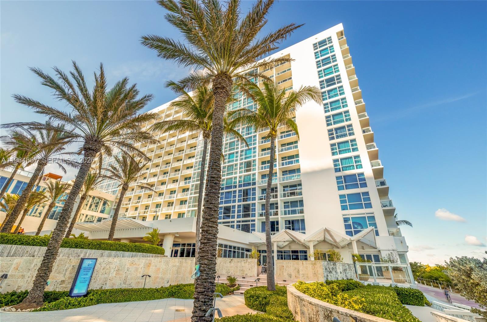 6801 Collins Ave #PH11 / Deed PH02, Miami Beach FL 33141