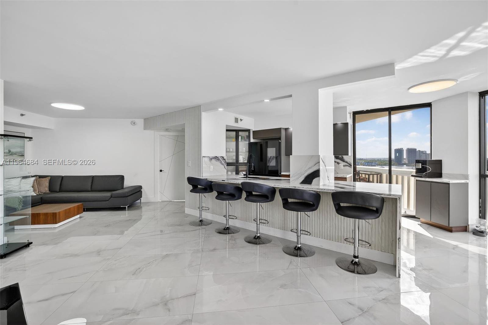 1000 Island Blvd-RENOVATED #1710, Aventura FL 33160