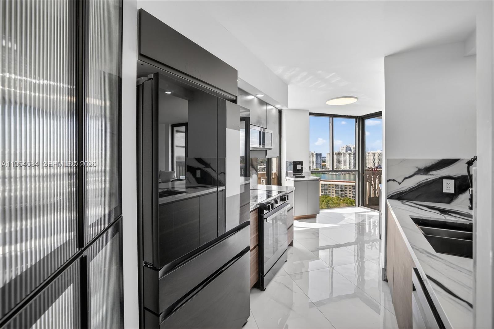 1000 Island Blvd-RENOVATED #1710, Aventura FL 33160