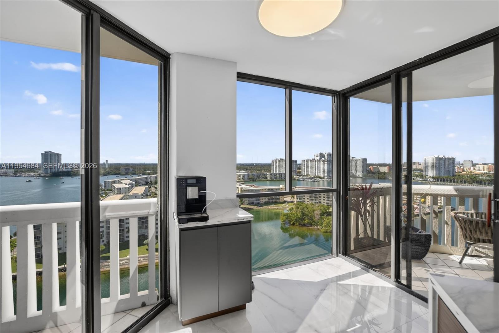 1000 Island Blvd-RENOVATED #1710, Aventura FL 33160