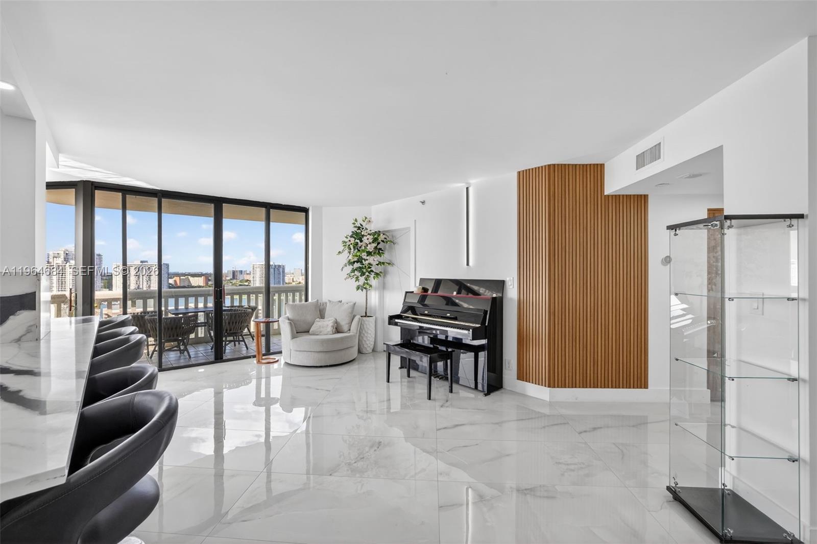 1000 Island Blvd-RENOVATED #1710, Aventura FL 33160