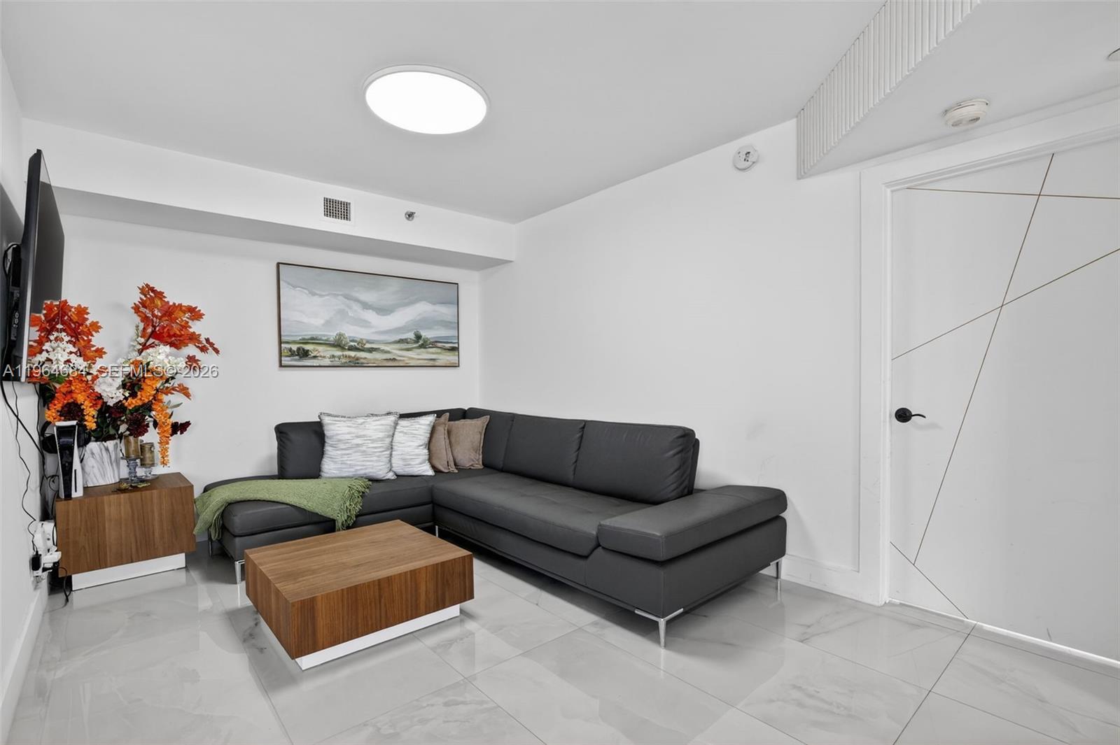 1000 Island Blvd-RENOVATED #1710, Aventura FL 33160