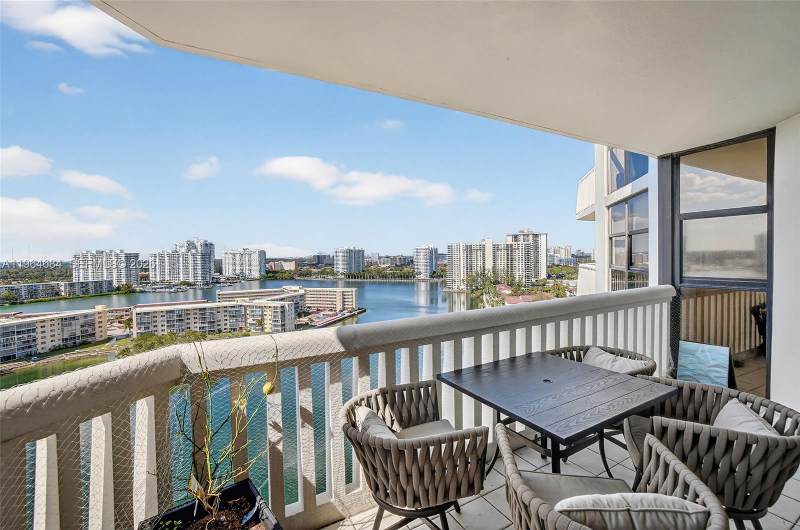 1000 Island Blvd-RENOVATED #1710, Aventura FL 33160