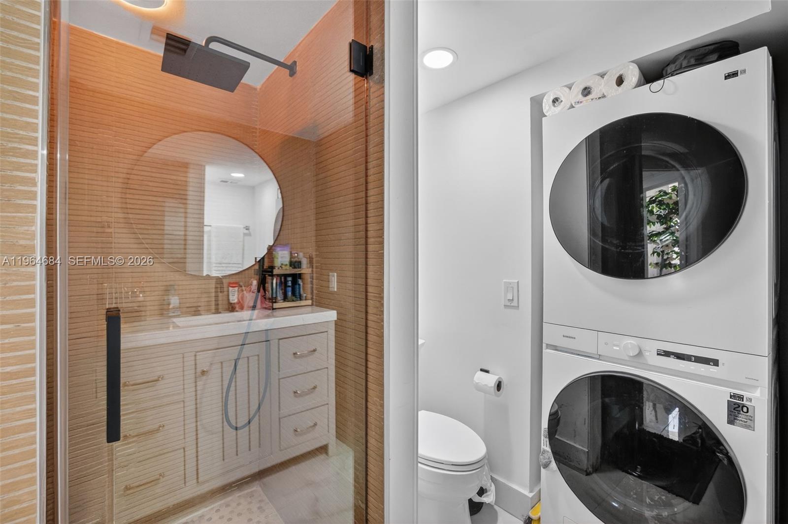 1000 Island Blvd-RENOVATED #1710, Aventura FL 33160