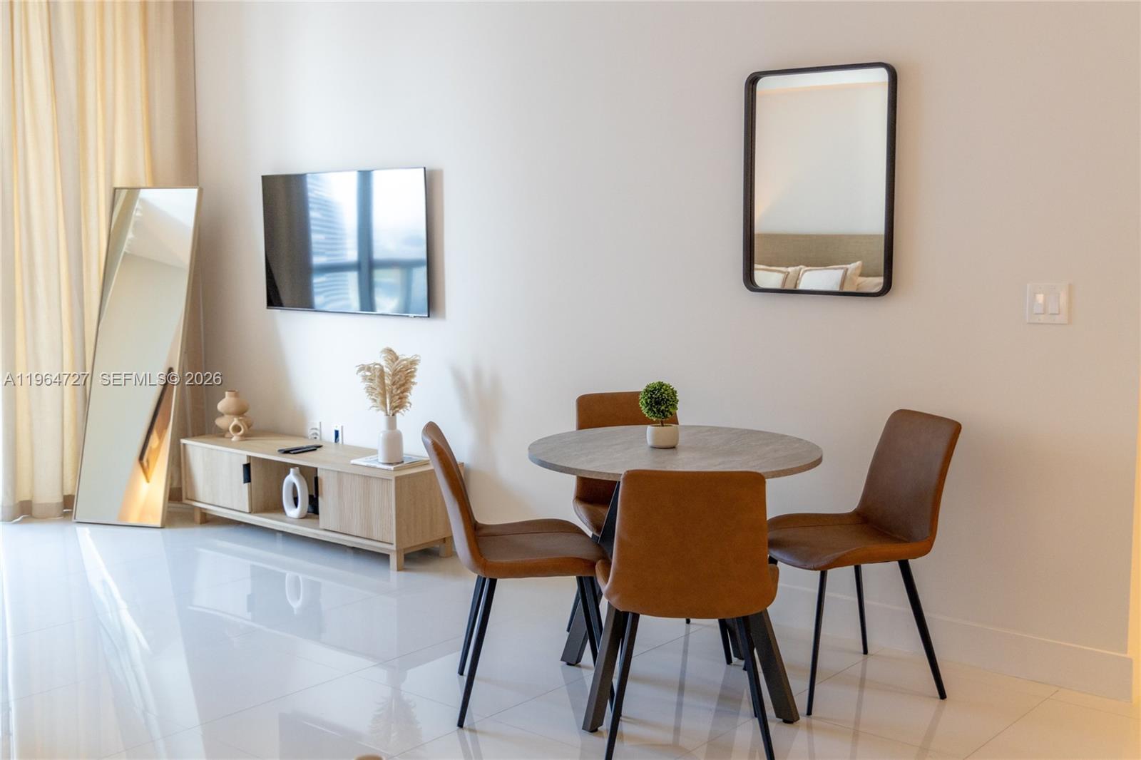 475 Brickell Ave #3510, Miami FL 33131