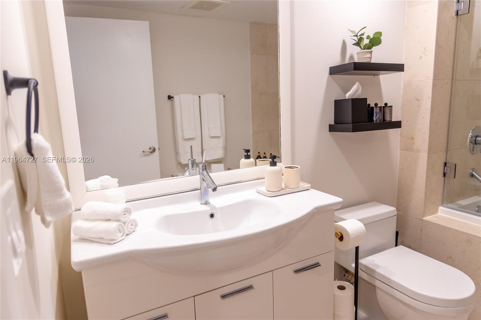 475 Brickell Ave #3510, Miami FL 33131