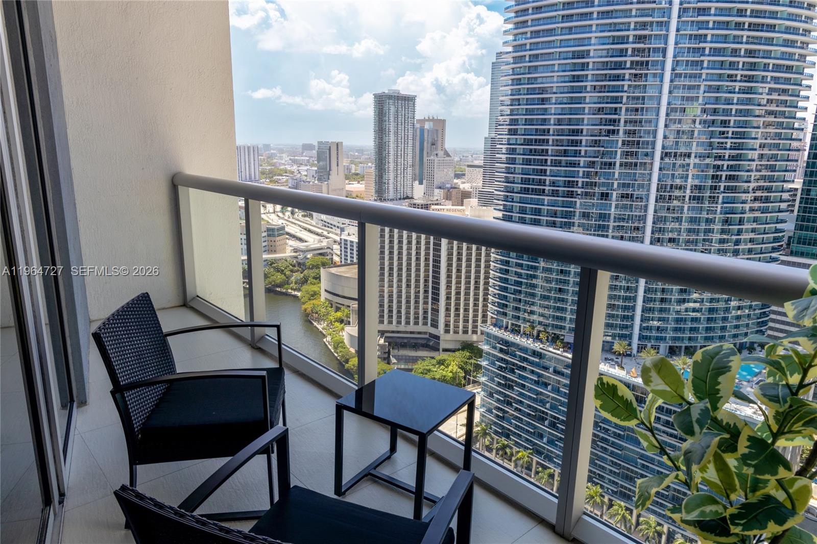 475 Brickell Ave #3510, Miami FL 33131