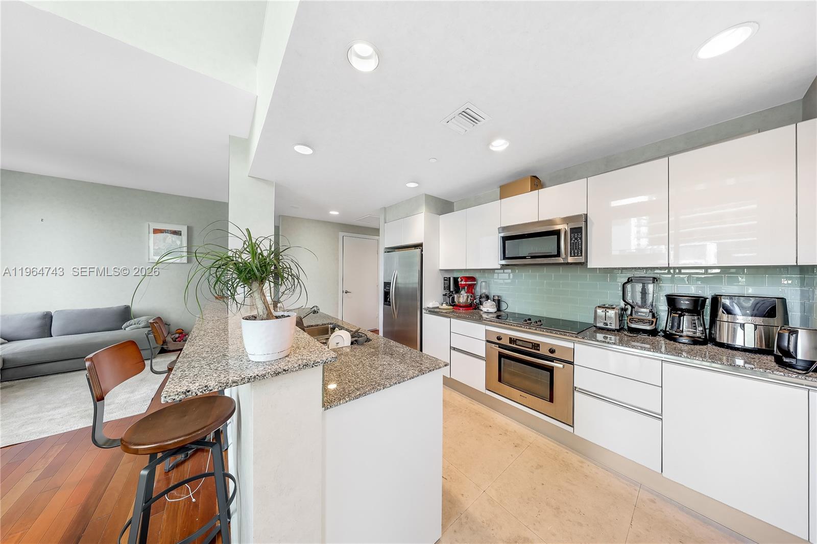1050 Brickell Ave #422, Miami FL 33131