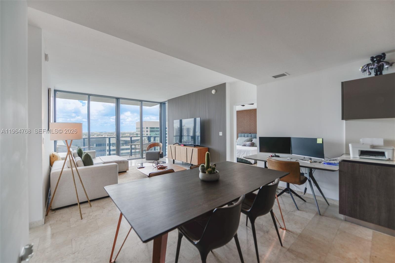 88 SW 7th St #2204, Miami FL 33130
