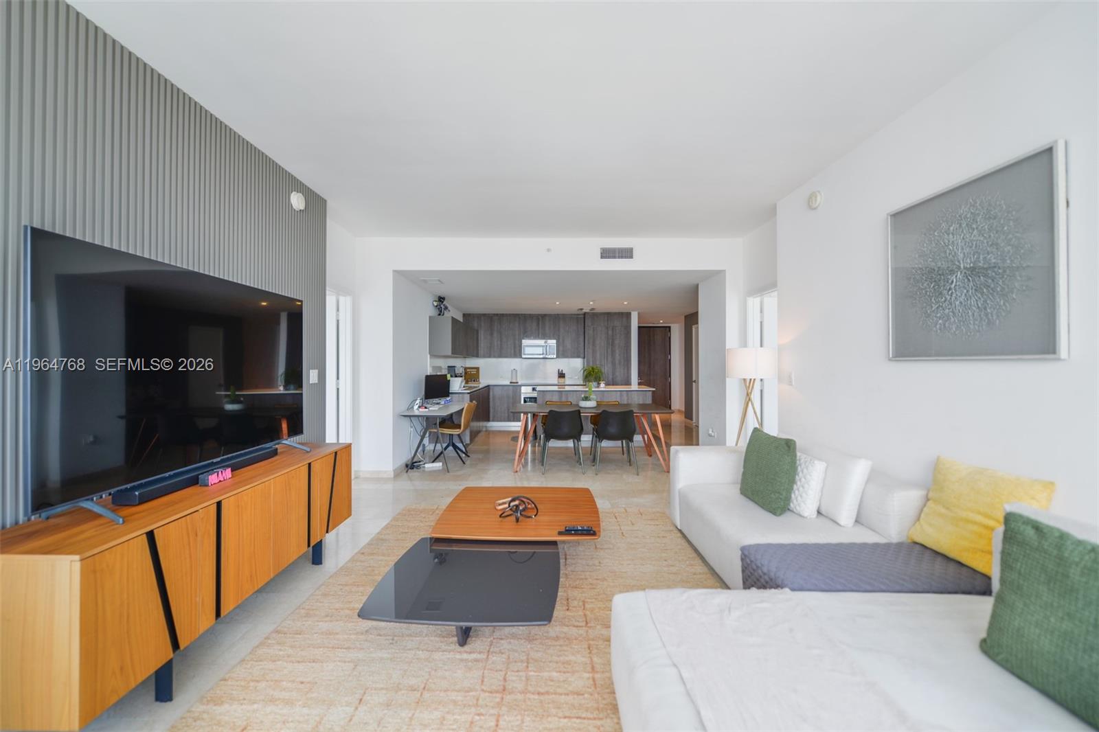 88 SW 7th St #2204, Miami FL 33130