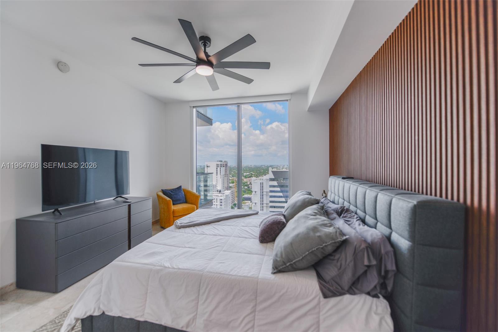 88 SW 7th St #2204, Miami FL 33130