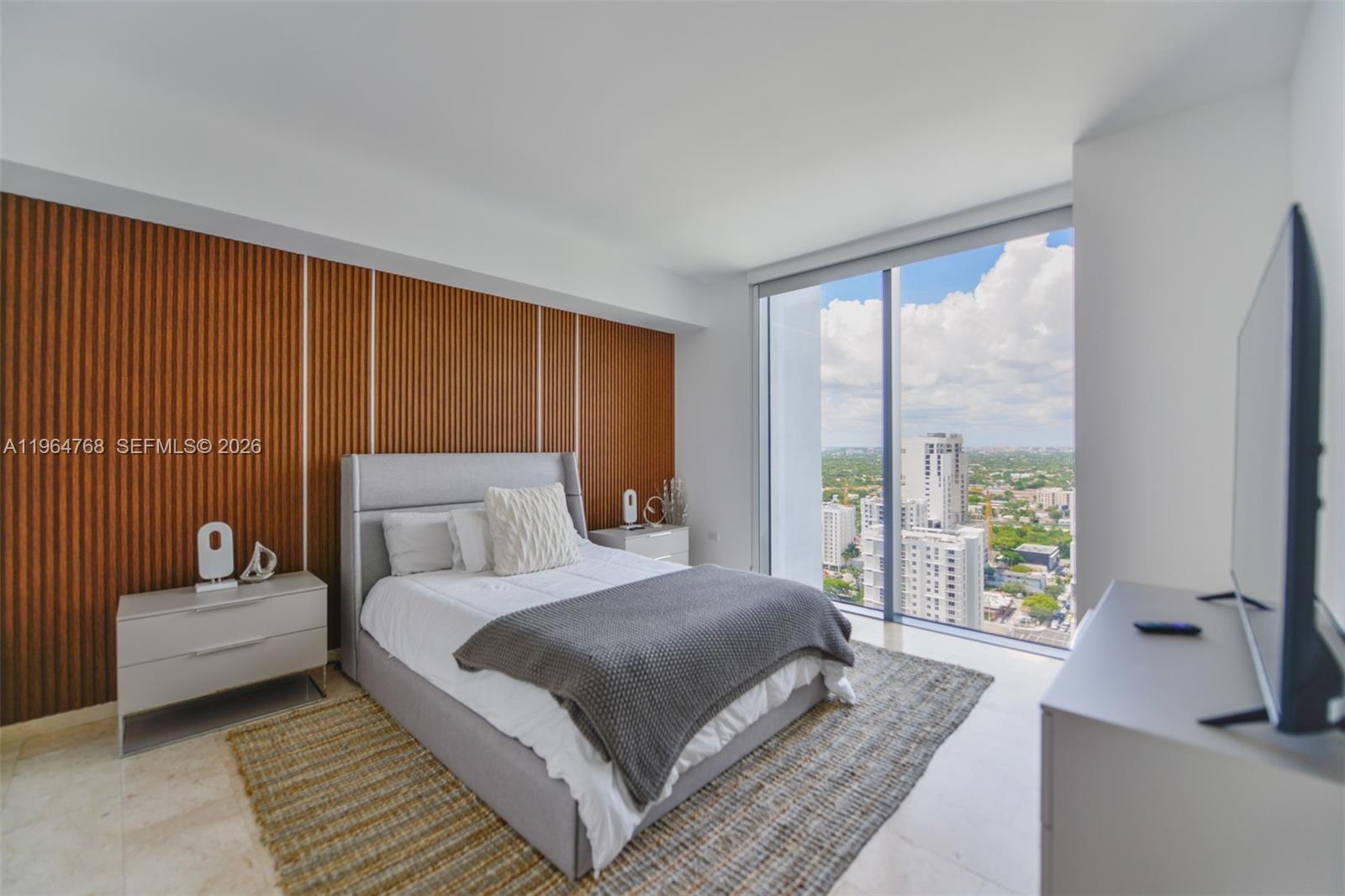 88 SW 7th St #2204, Miami FL 33130