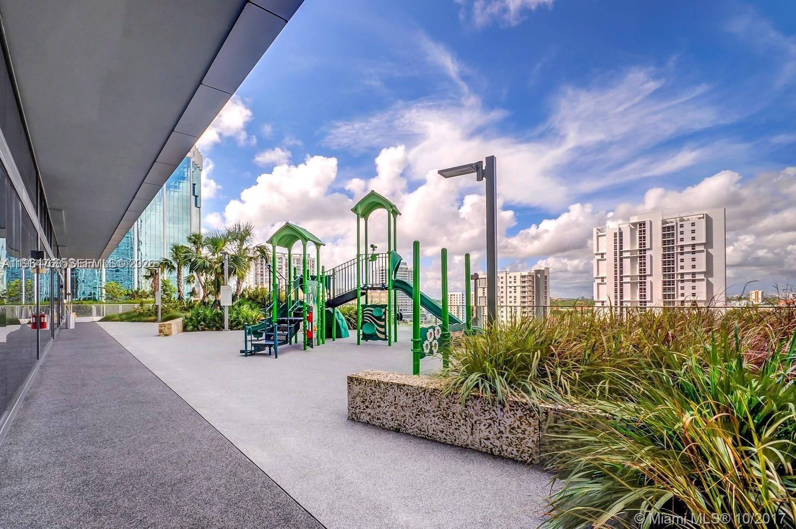 88 SW 7th St #2204, Miami FL 33130