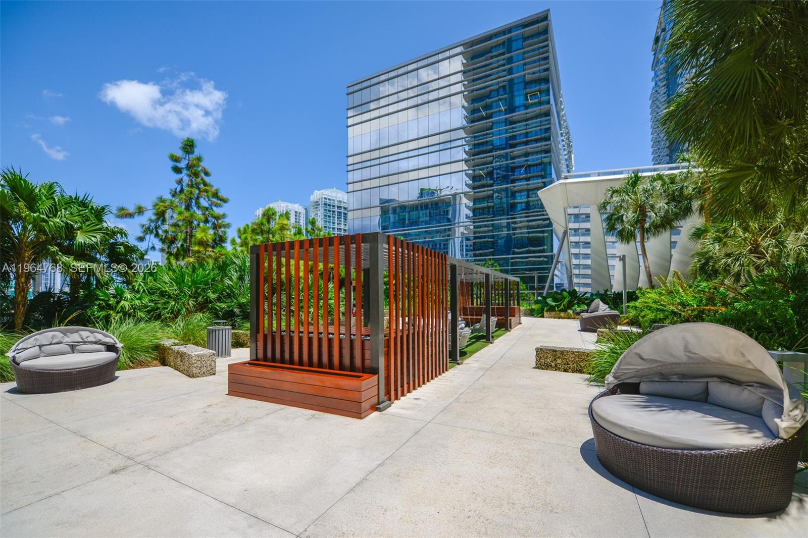 88 SW 7th St #2204, Miami FL 33130