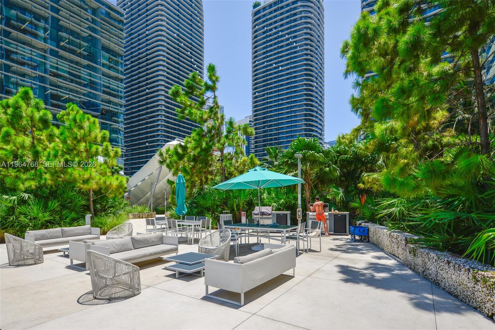 88 SW 7th St #2204, Miami FL 33130
