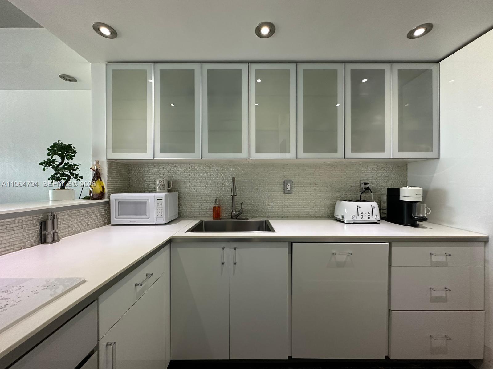 1000 West Ave #932, Miami Beach FL 33139