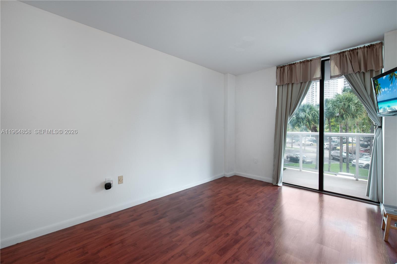 3731 N Country Club Dr #229, Aventura FL 33180