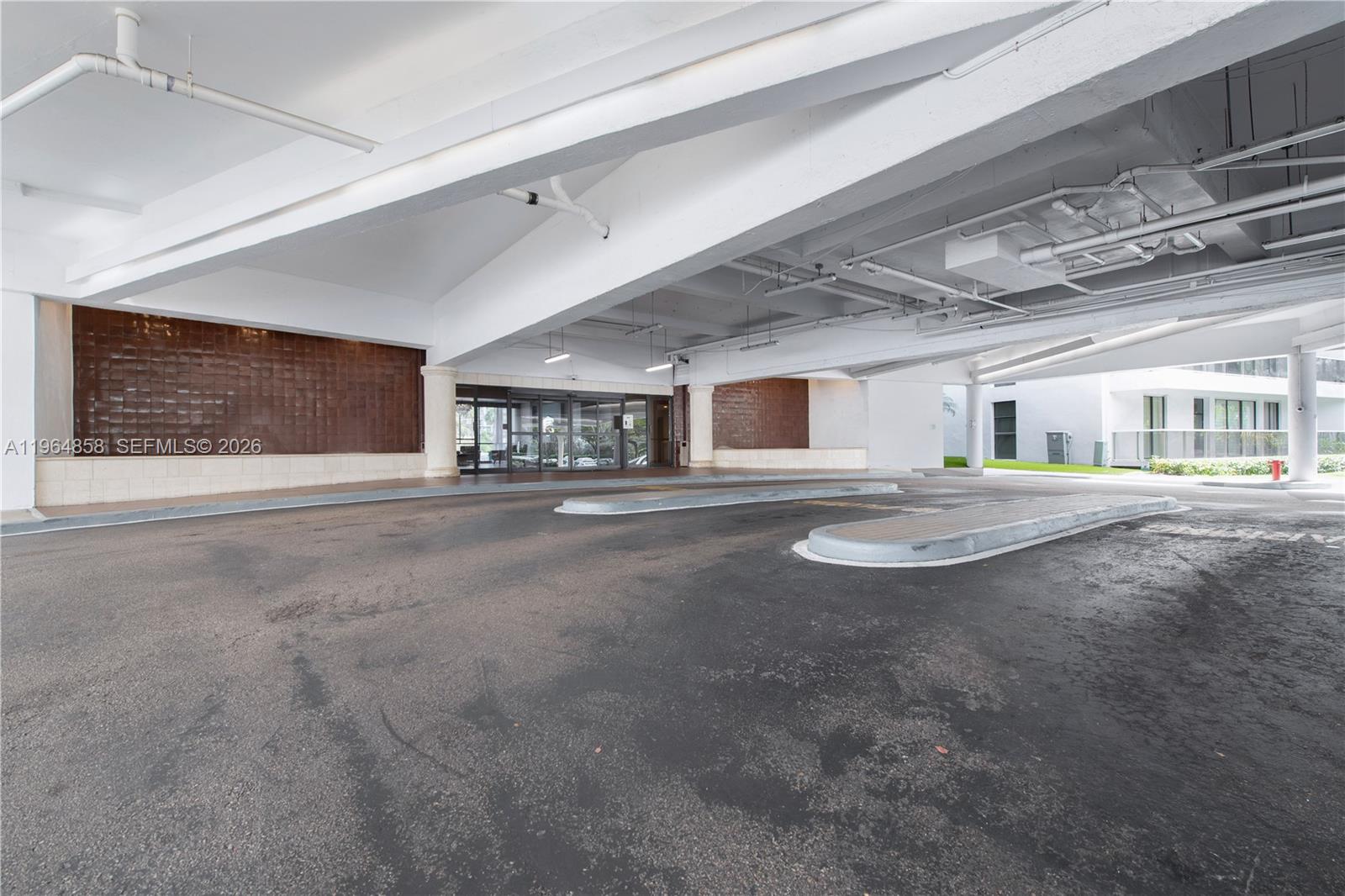 3731 N Country Club Dr #229, Aventura FL 33180