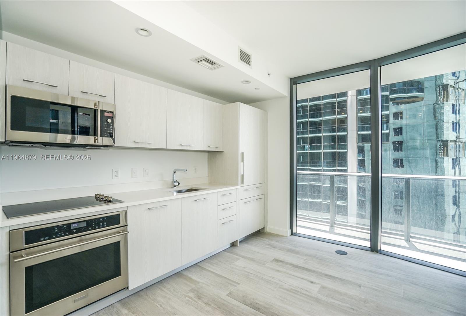 55 SW 9TH ST #2108, Miami FL 33130