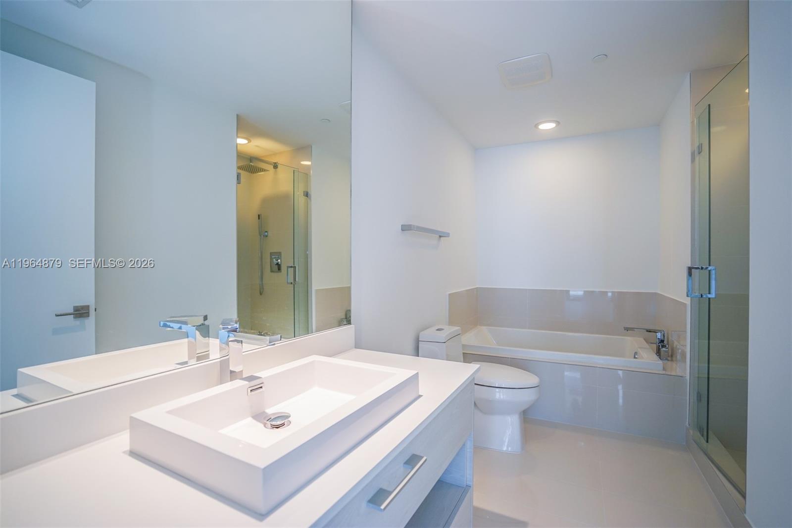 55 SW 9TH ST #2108, Miami FL 33130