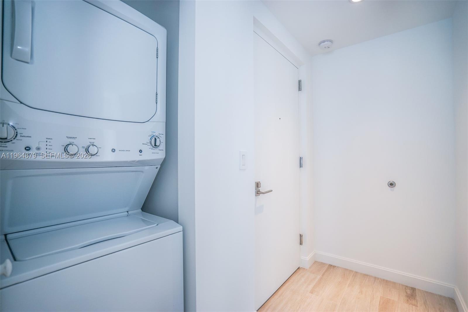 55 SW 9TH ST #2108, Miami FL 33130