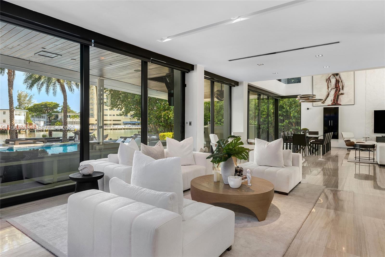528 Lakeview Ct, Miami Beach FL 33140