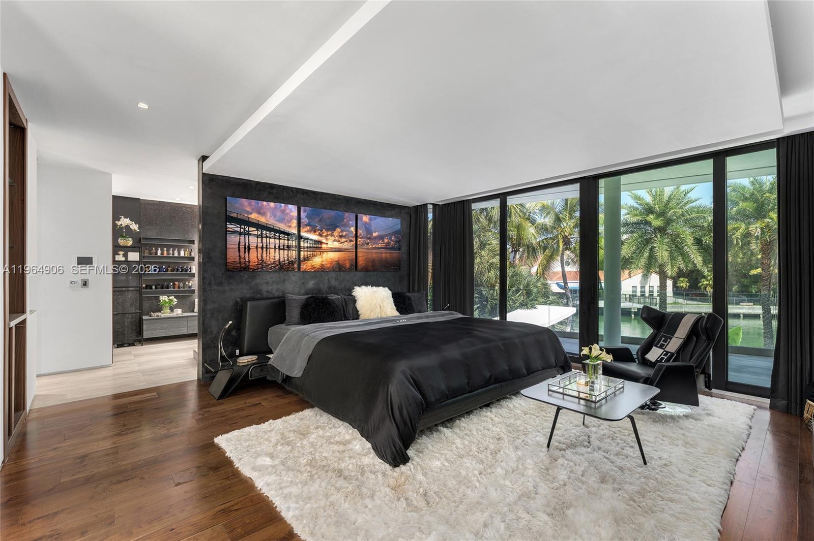528 Lakeview Ct, Miami Beach FL 33140