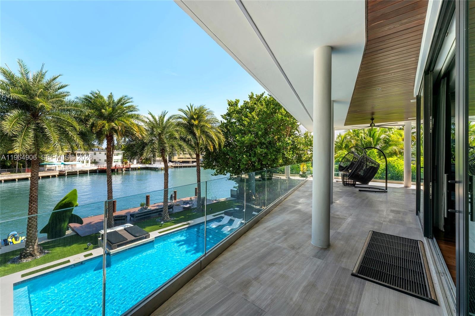 528 Lakeview Ct, Miami Beach FL 33140