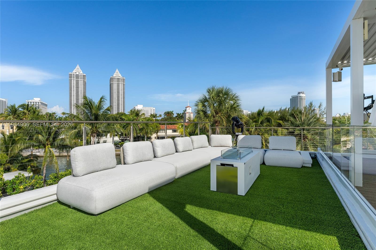528 Lakeview Ct, Miami Beach FL 33140