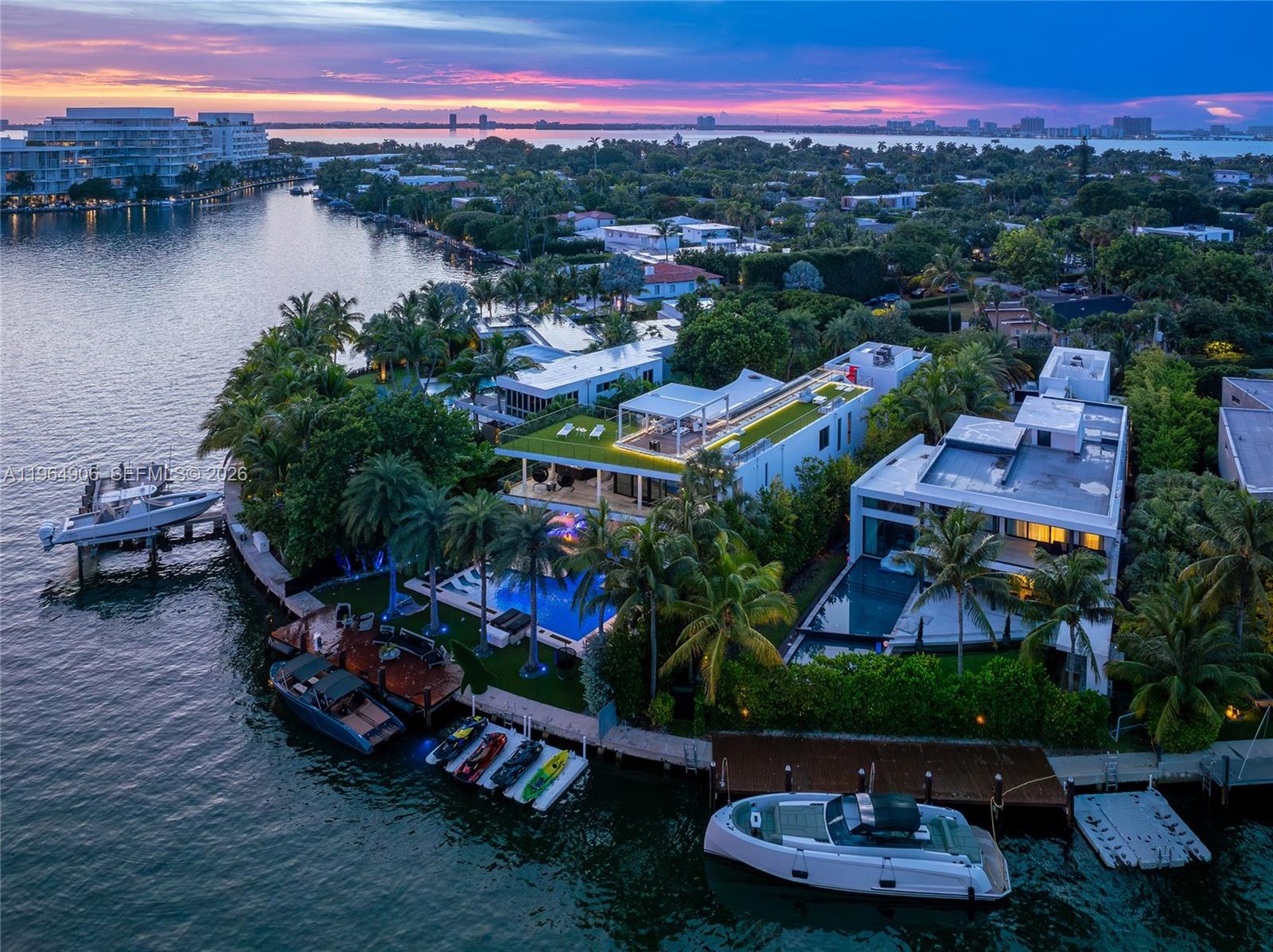 528 Lakeview Ct, Miami Beach FL 33140