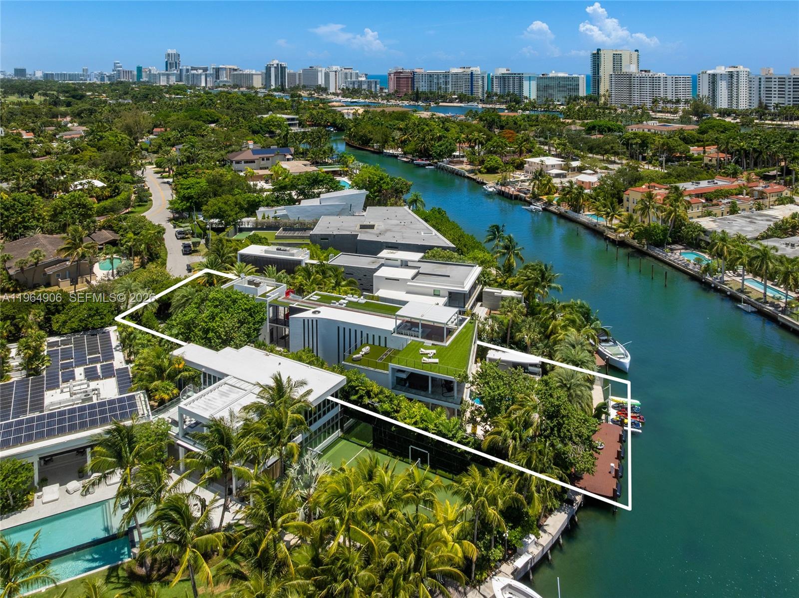 528 Lakeview Ct, Miami Beach FL 33140