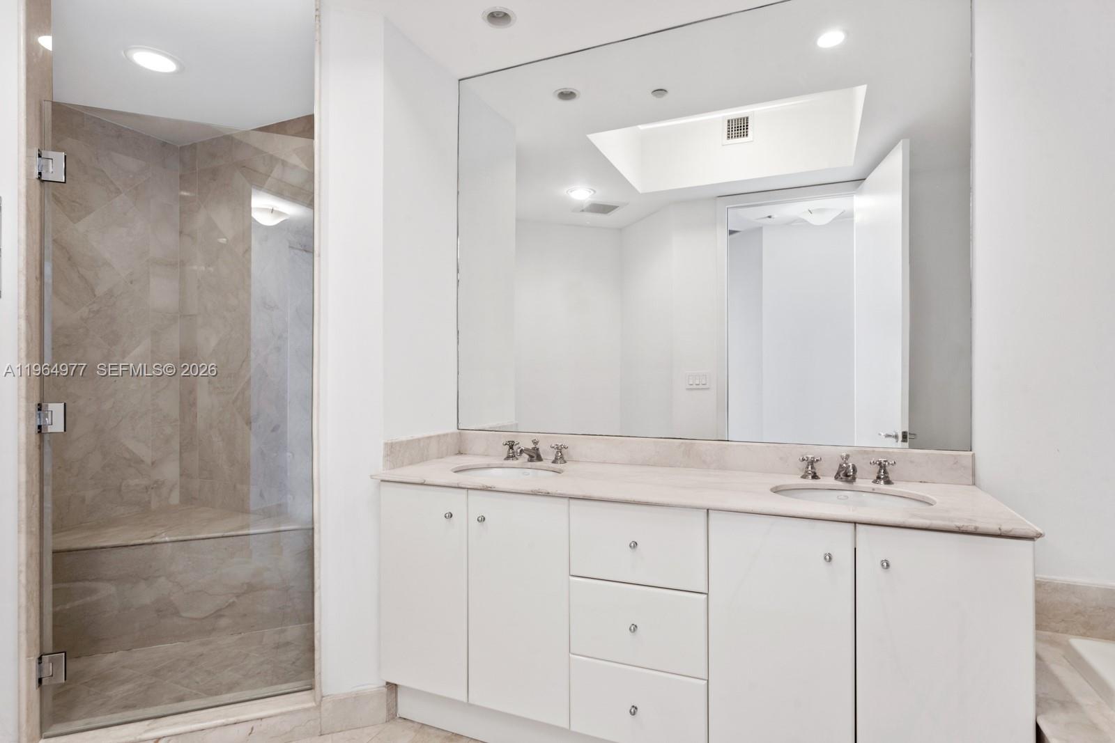 100 S Pointe Dr #1001, Miami Beach FL 33139