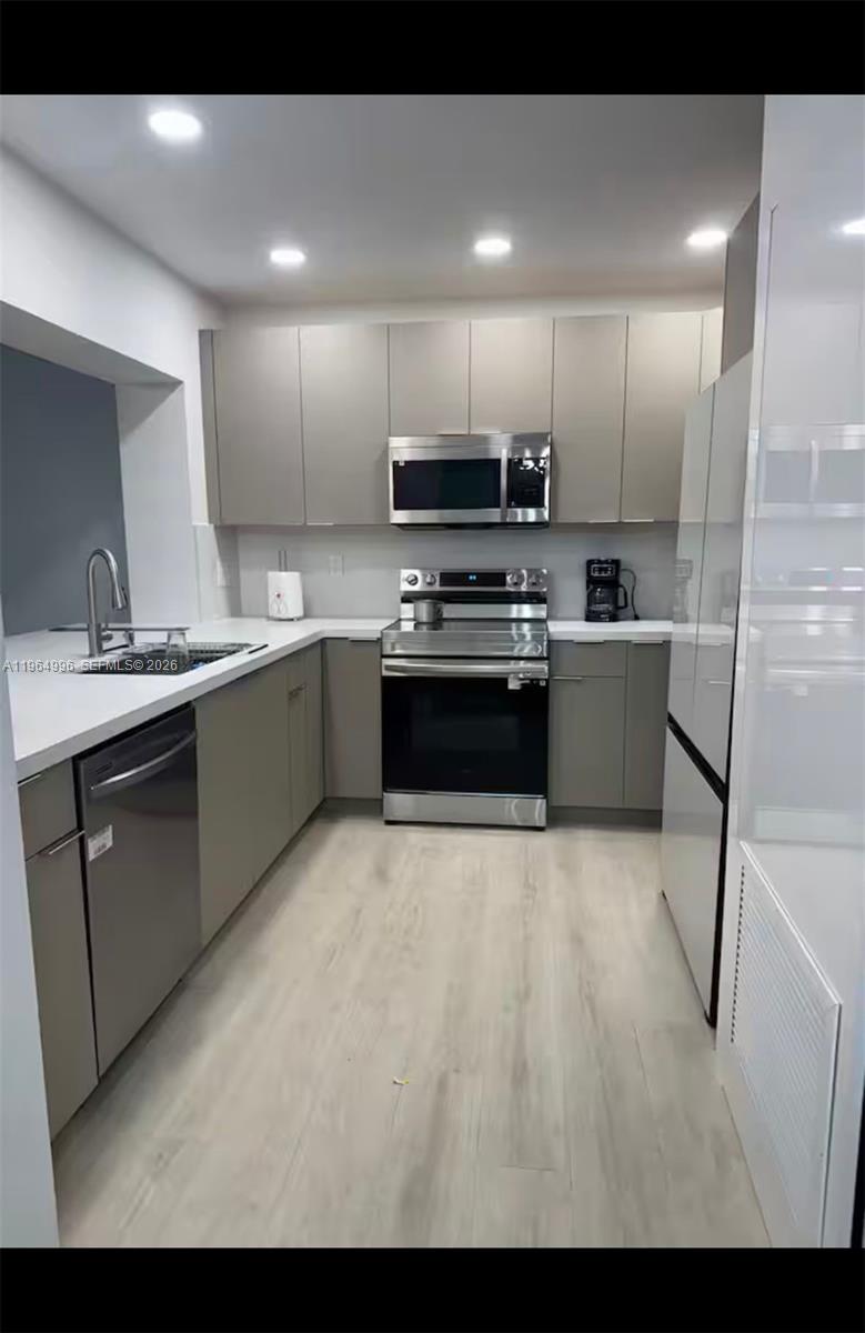 508 De Leon Dr, Miami Springs FL 33166