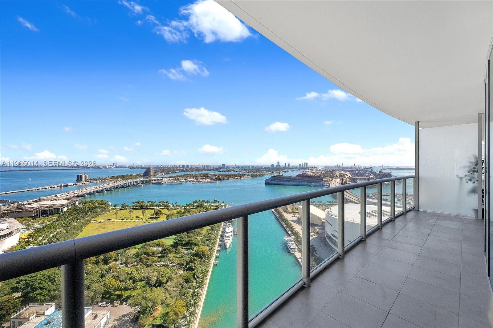 888 Biscayne Blvd #3111, Miami FL 33132