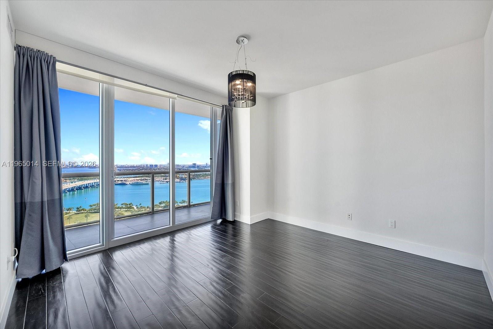 888 Biscayne Blvd #3111, Miami FL 33132