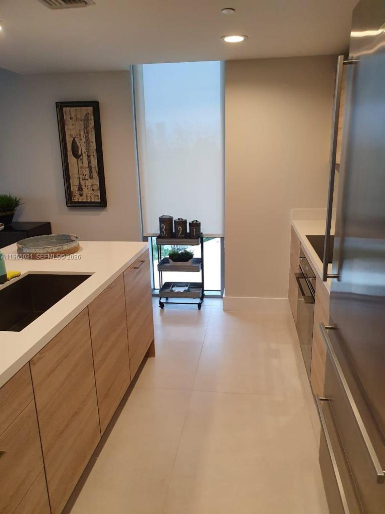 16385 Biscayne Blvd #507, North Miami Beach FL 33160