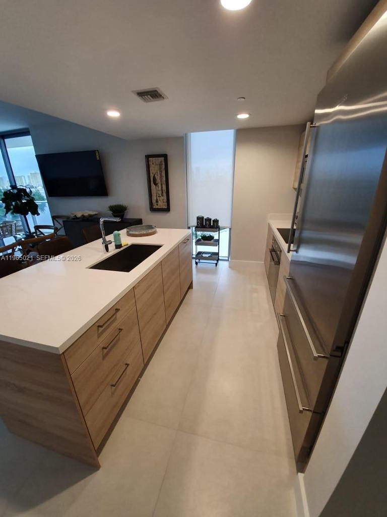 16385 Biscayne Blvd #507, North Miami Beach FL 33160