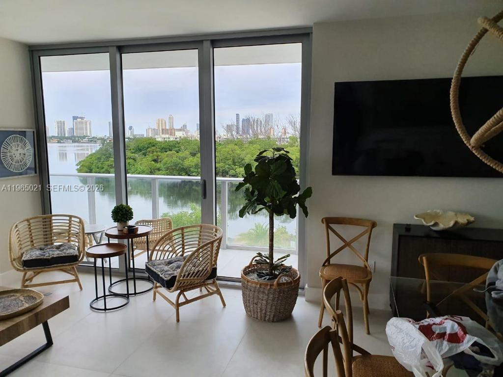 16385 Biscayne Blvd #507, North Miami Beach FL 33160