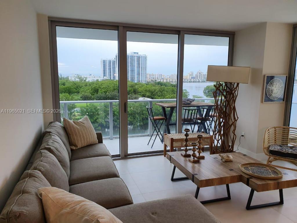 16385 Biscayne Blvd #507, North Miami Beach FL 33160