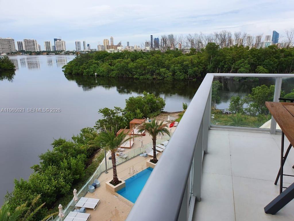 16385 Biscayne Blvd #507, North Miami Beach FL 33160