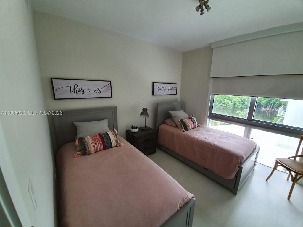 16385 Biscayne Blvd #507, North Miami Beach FL 33160