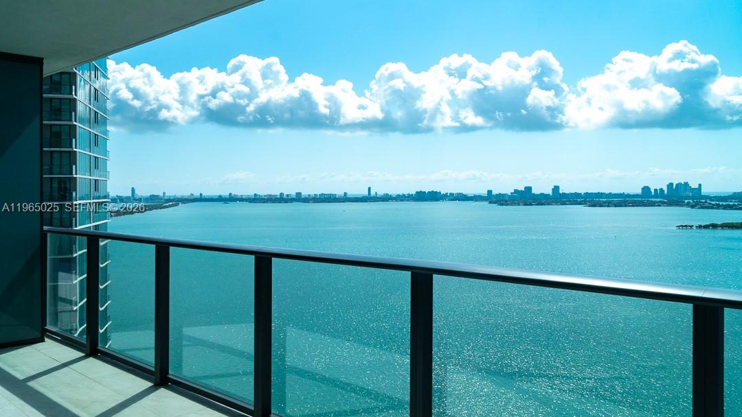 650 NE 32nd St #2105, Miami FL 33137